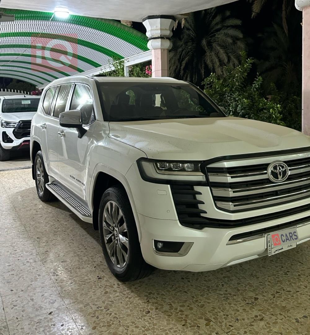 تۆیۆتا لاند کروزەر